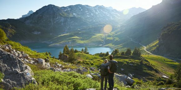 Unterwegs am Lechweg mit zauberhaften Ausblicken und Lech am Arlberg - Highlights